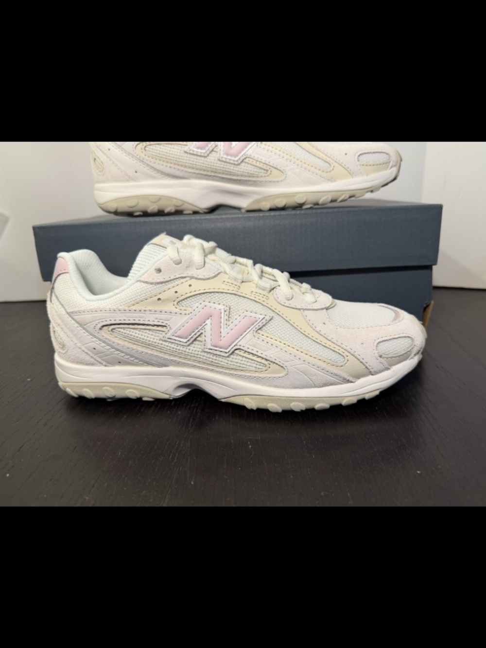 New Balance 204L Running Shoes Sneakers White/Pink Womans 7.5D